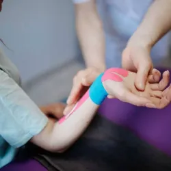 FISIOTERAPIA DE ARTICULACIÓN DE LAS MUÑECAS