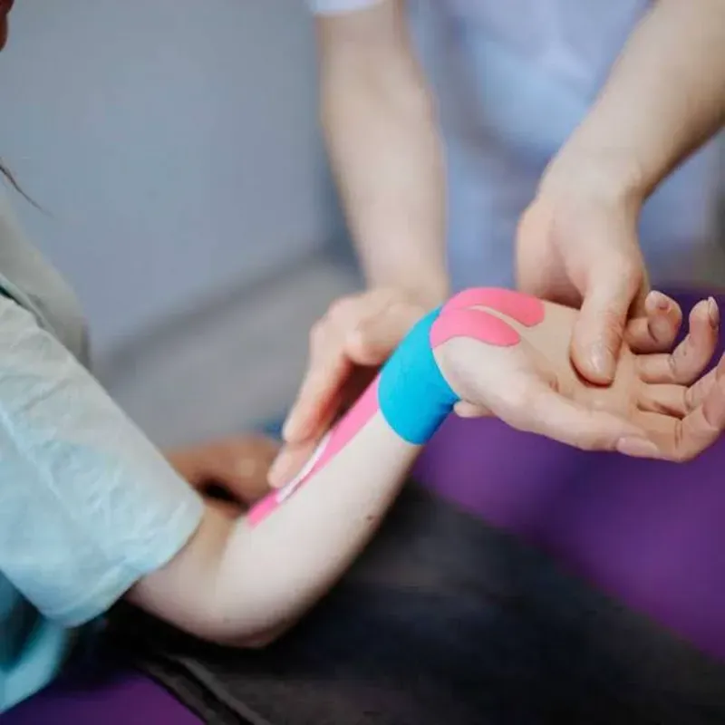 FISIOTERAPIA DE ARTICULACIÓN DE LAS MUÑECAS