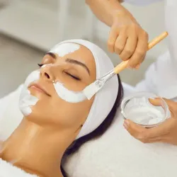 LIMPIEZA Y TRATAMIENTO FACIAL SIN APARATOLOGIA