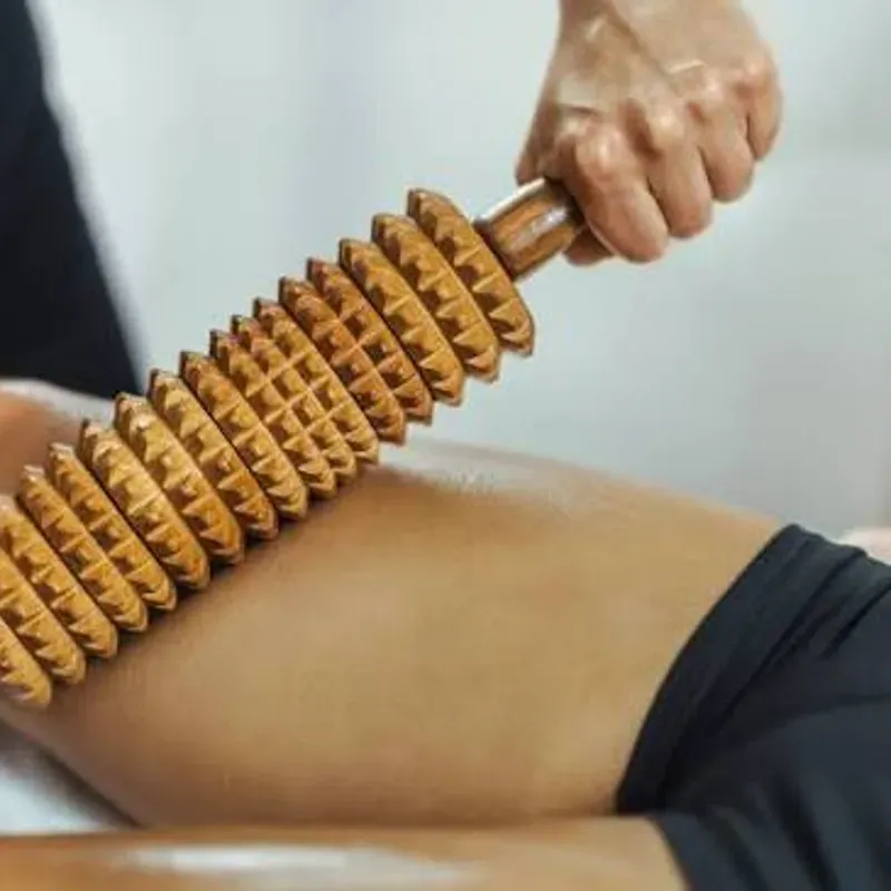 MASAJE REDUCTOR DE MUSLOS 