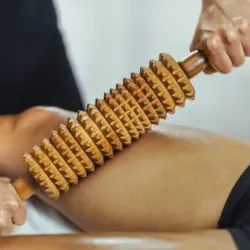 PAQUETE DE 10 SESIONES DE MASAJE TONIFICADOR Y REDUCTOR DE TEJIDO GRASO EN MUSLOS Y GLÚTEOS 