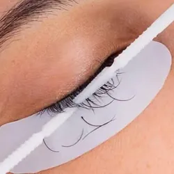 RETIRO DE EXTENSIONES DE PESTAÑAS