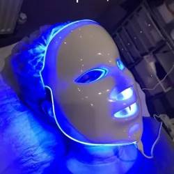 Sesión de Fototerapia con Máscara LED