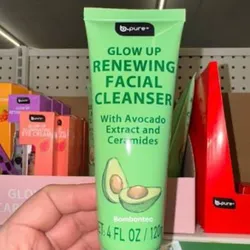 Limpiador facial con aguacate y ceramidas.