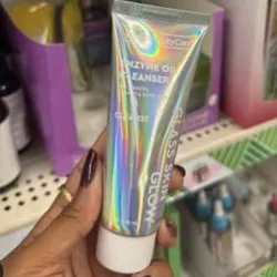 Limpiador facial iluminador.