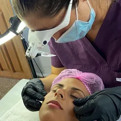 Limpieza facial profunda.