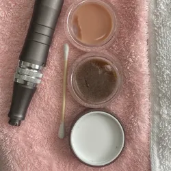 Microneedling de labios o Hydralips.