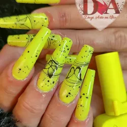 En uñas extra largas 