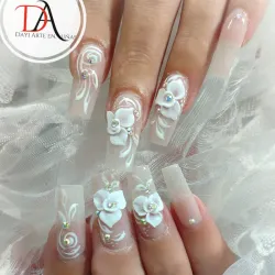 Relieve bajo en 6 uñas 