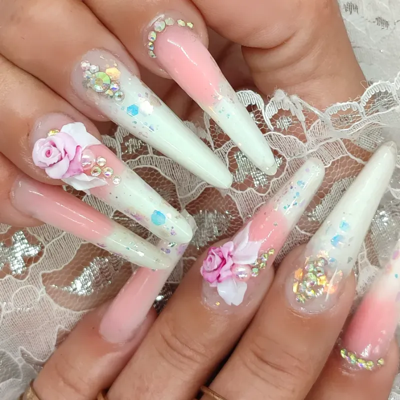 Uñas mandorlas con poligel 