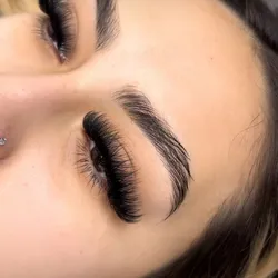 Pestañas por punto (megavolumen )