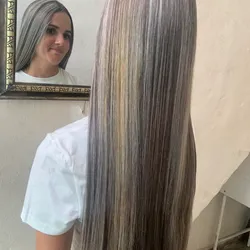 Planchado de cabello medio