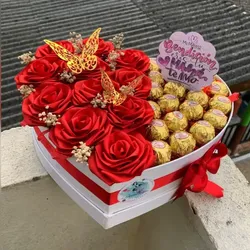 Corazón Mitad de Flores y de Bombones