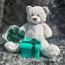 Peluche (1.30 metros aprox) + Ramo de Rosas 