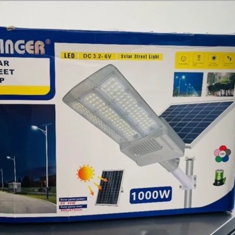 LÁMPARA SOLAR PARA EXTERIORES 