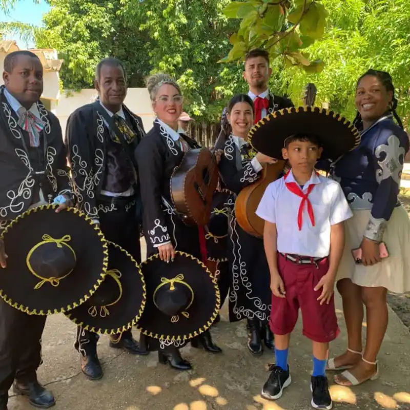 REGALO SORPRESA MARIACHIS