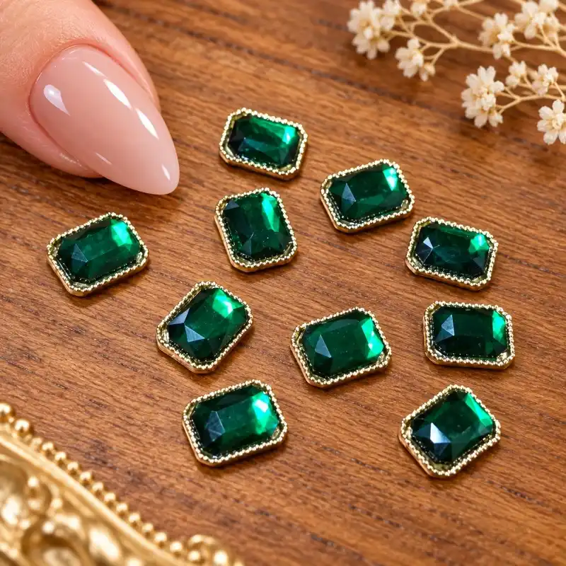Joyas y Decoraciones para Uñas