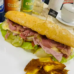 Sandwich Medianoche