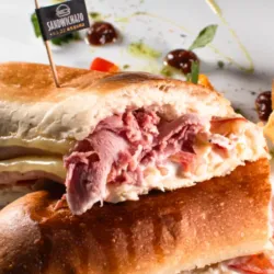 Sandwich Media Noche