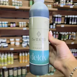 Champú detox con carbón activado 🌳