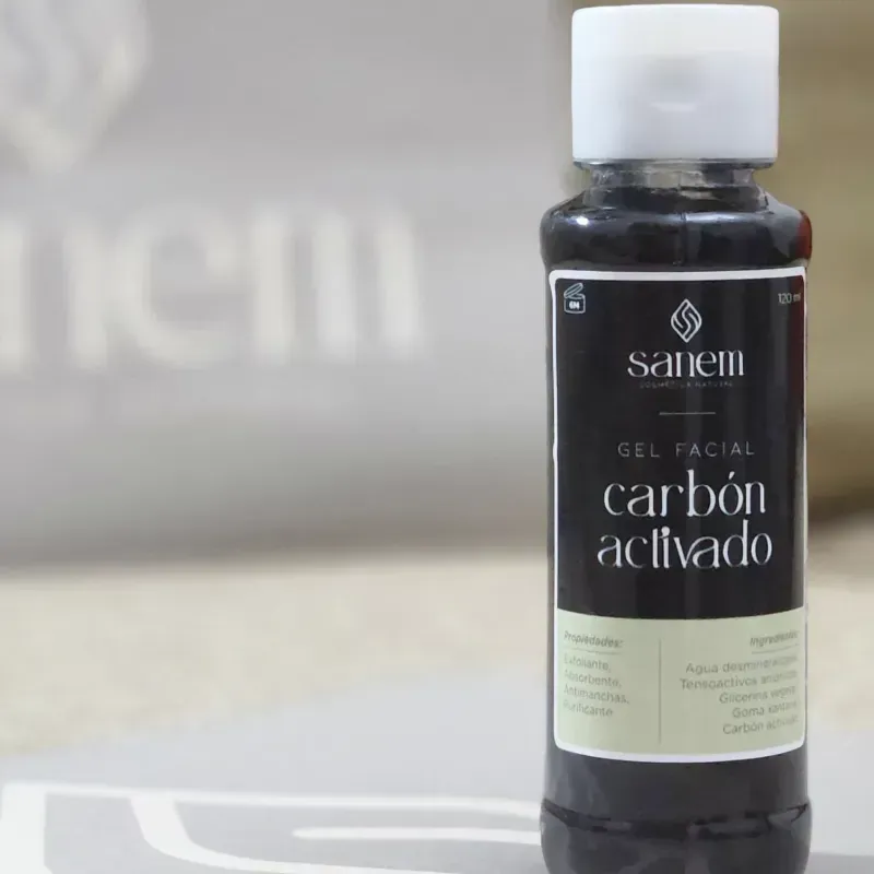 Gel facial de carbón activado 