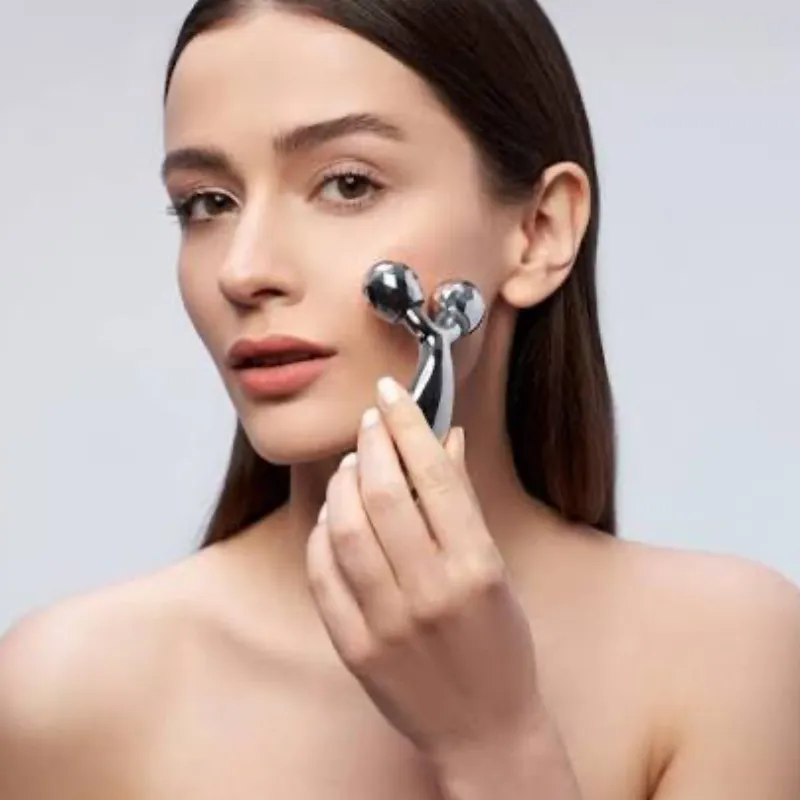 Rodillo masajeador facial