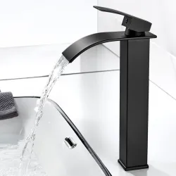 Mezcladora para Lavamanos en forma de cascada color negra