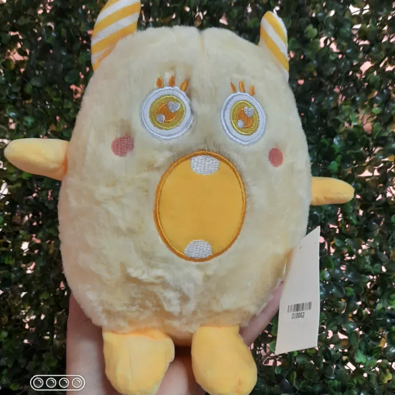peluche monters amarillo 