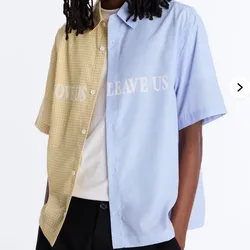 Camisa de manga corta diseño a color dividido