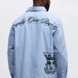 Camisa de mangas largas estampado “Loyalty over Royalty”