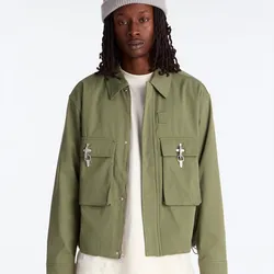 Chaqueta impermeable con broches frontales