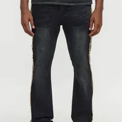 Jeans semi acampanados detalles laterales