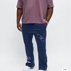 Jogger acampanado diseño estrella de 4 puntas