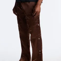 Jogger con broches laterales