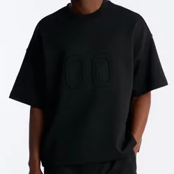 Pullover diseño a relieve “00” Negro