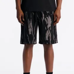 Short de mezclilla con diseños lineales