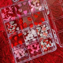Caja de corazones y lazos