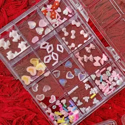 Caja de corazones y lazos