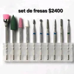 Caja de fresas para manicura rusa 