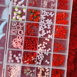 Caja grande de decoración variada