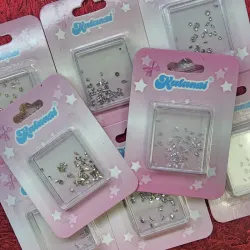 Cajitas de piedrecitas pequeñas