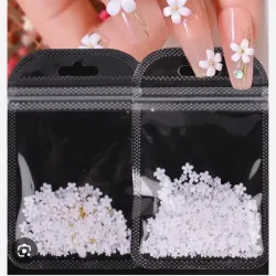 Flores de recina blancas