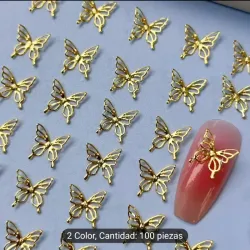 Mariposas doradas de metal