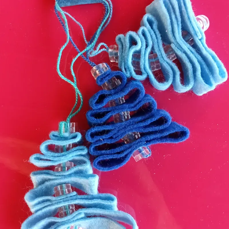 Adornos navideños medianos arbolitos 