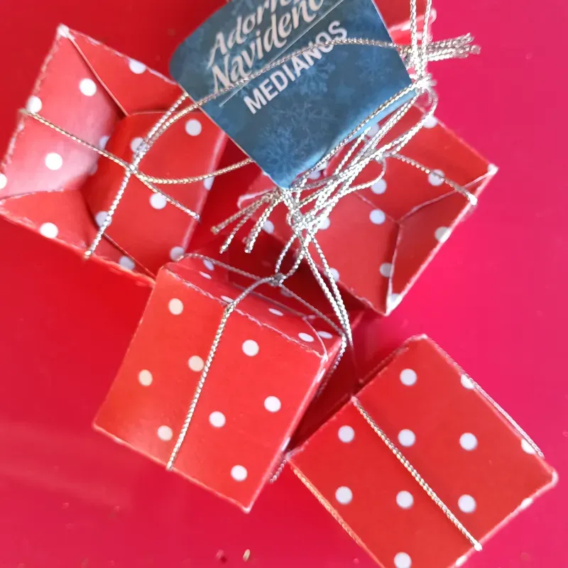 Adornos navideños medianos cajas