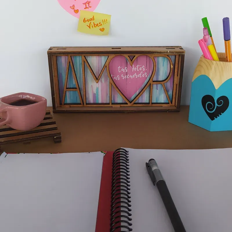 Portarretratos de superficie AMOR