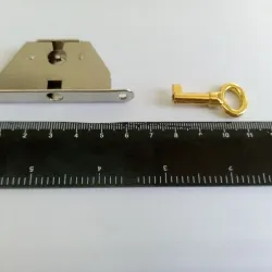 Cerradura de empotrar plateada R6