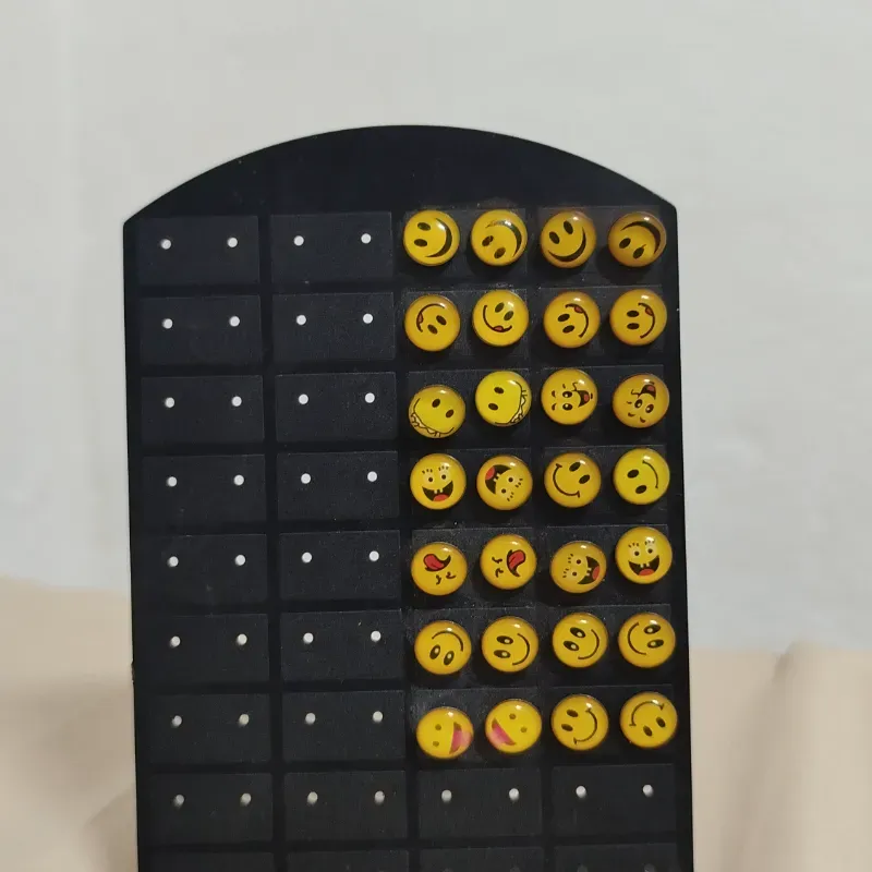 Aretes de emojis