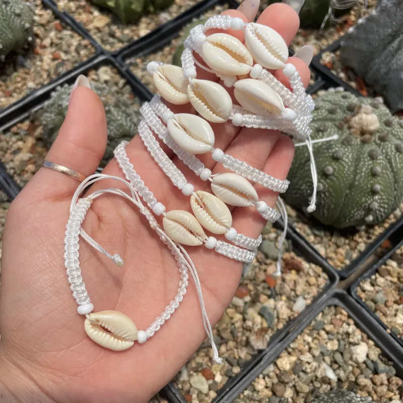 Pulsera tejida de caracol 