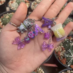 Llaveros de resina con inicial pequeña 
